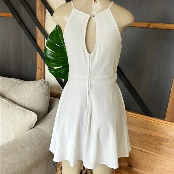 Emerald Sundae White Sequin Halter Dress size 7 - Picture 4 of 7